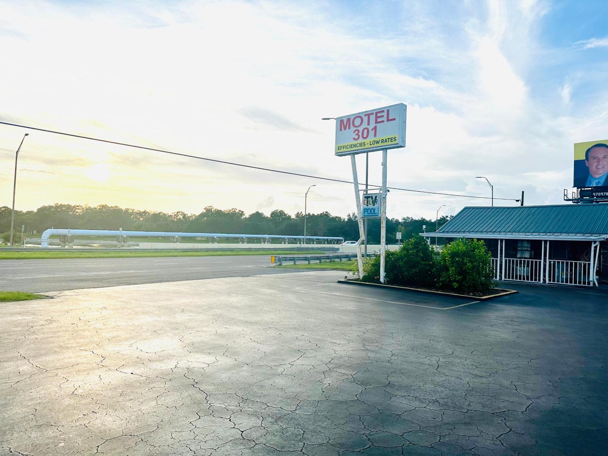 Orient Park Motel 301 מראה חיצוני תמונה